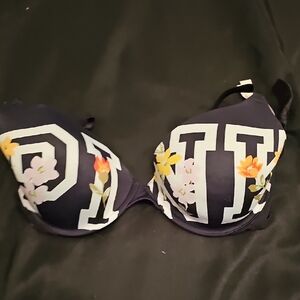 PINK  Black Where Everywhere Lightly Line Tshirt Bra with Floral Accents